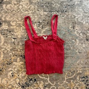 Cute Crop top, very flattering